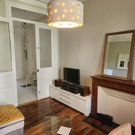 Διαμέρισμα Bright 2-bedroom In